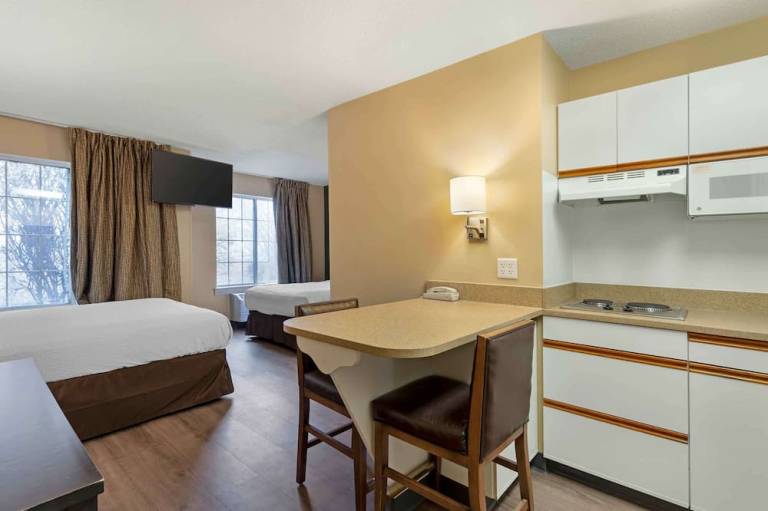 Extended Stay America Select Suites St Louis Airport Central
