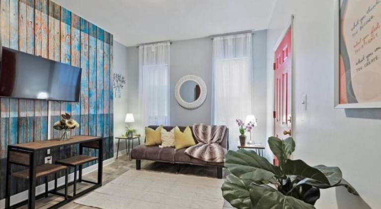 Renovated 2BR w Amenities in Philadelphia, PA