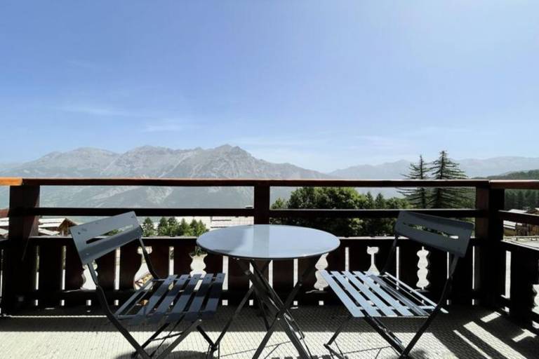 Holiday apartment with pool in Briançon