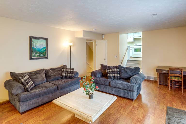 Bring the Family! Suburban Home w/ Yard in Omaha — photo 5