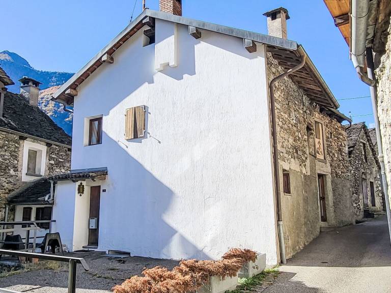 Ferienhaus  Maggia TI