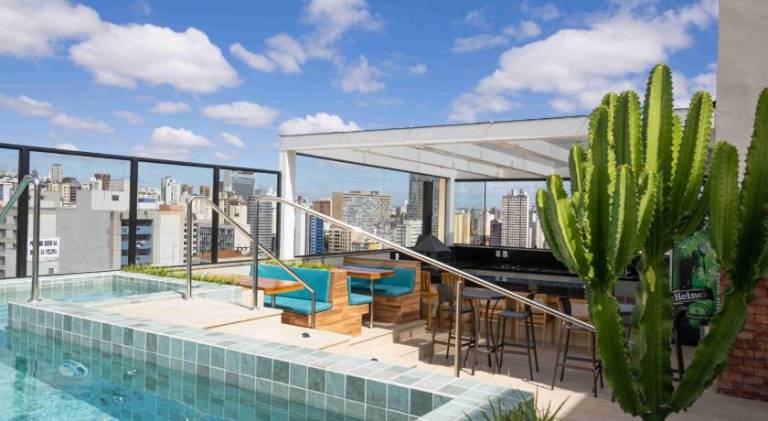 Serviced apartment with sauna, pool & patio in Belo Horizonte