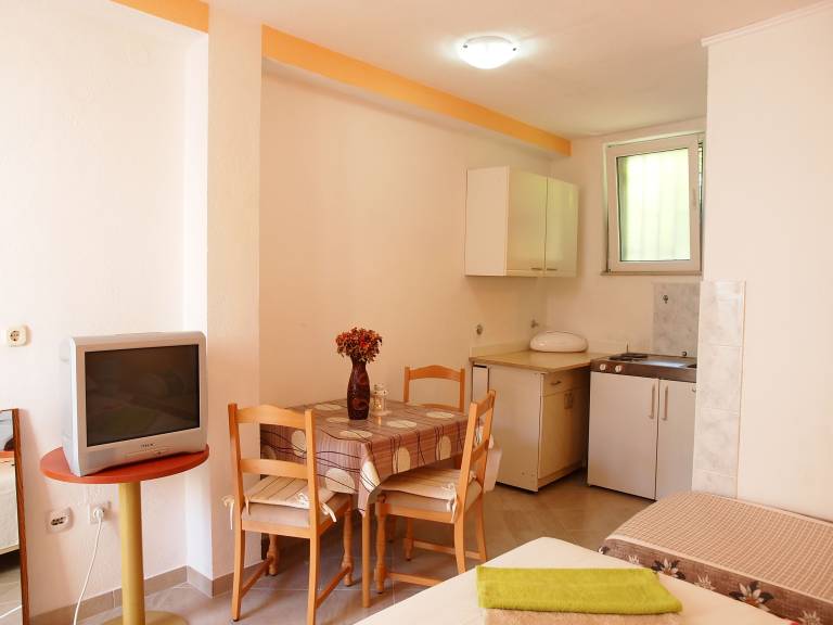 Studio with patio | Close to the beach | Pets allowed — photo 2
