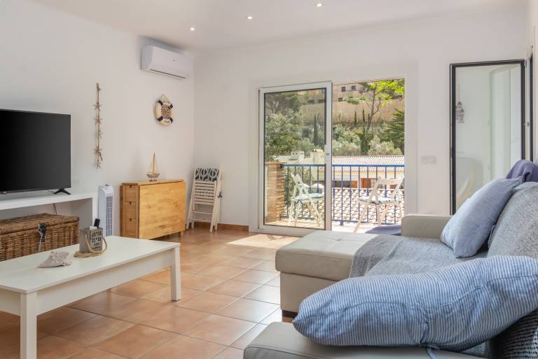 Apartment "La Caseta de Sa Riera" with Private Terrace & Wi-Fi in Begur
