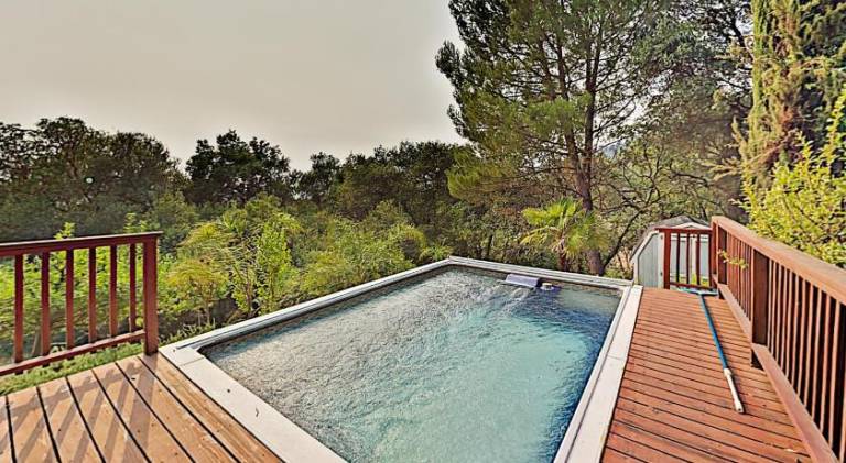 House with pool & jacuzzi in Sonoma, CA