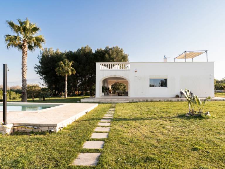 House with patio, garden & barbecue — photo 4