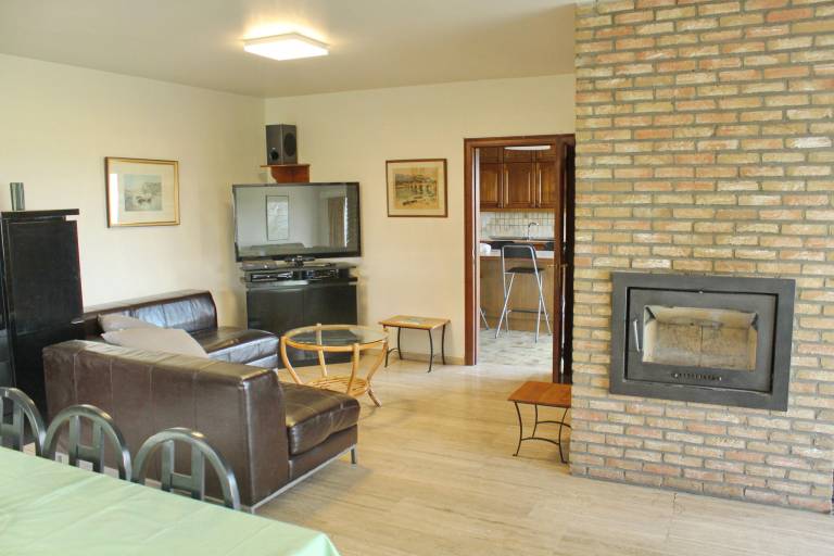 Vacation home with yard, barbecue & terrace — photo 2