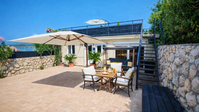 Villa with garden & barbeque — photo 3