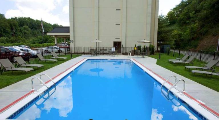 Hampton Inn Pittsburgh/Greentree — photo 4