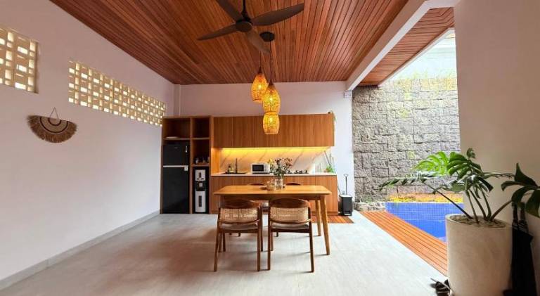 Villa with pool & patio | Pets are welcome — photo 5