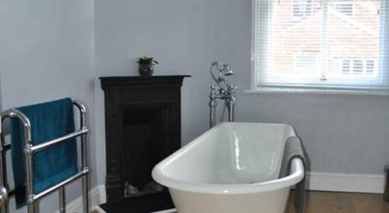 Beautiful large victorian waterfront house — photo 5