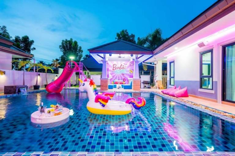 Vacation home with pool & barbeque in Sattahip