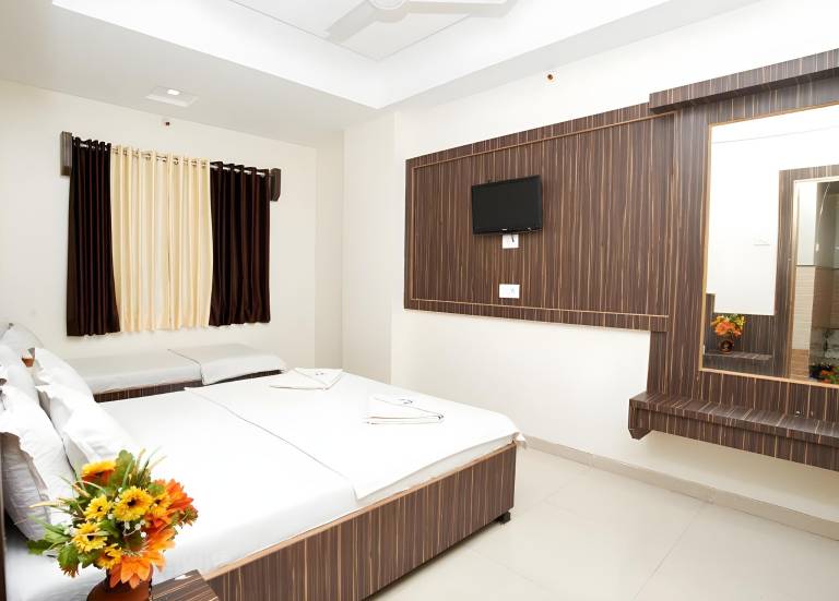 Blueberry Budget Hotel in Rahata