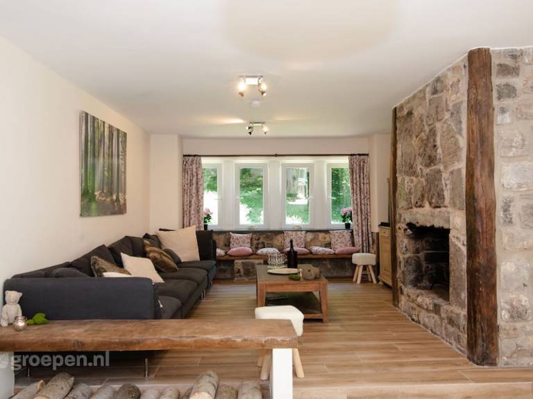House with patio — photo 3