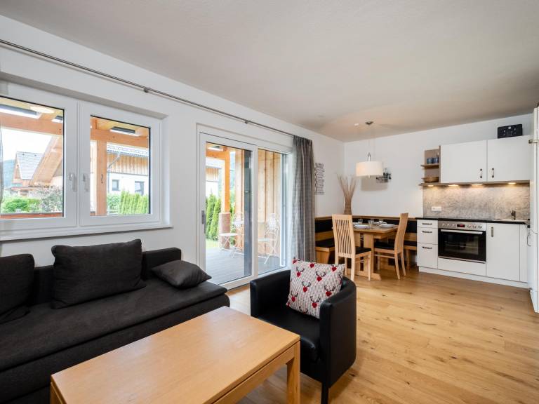 Charmante Wohnung mit Garten und Bergpanorama