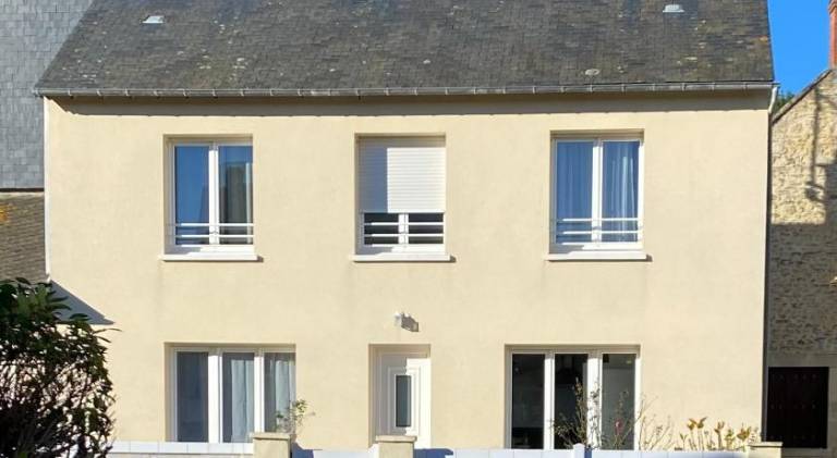 Fully equipped lovely house with terrace | Pets allowed in Bayeux