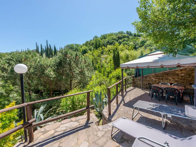 Fully equipped charming vacation home with garden, hot tub & terrace | Pets are welcome — photo 2