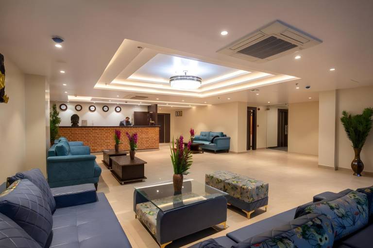 Hotel Palm International