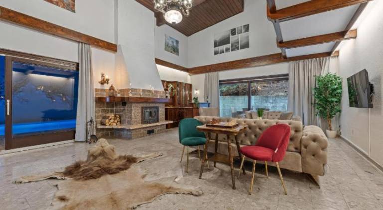 700 m&sup2; Villa