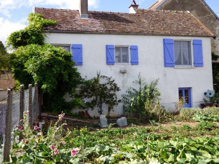 Gite with terrace & yard — photo 3