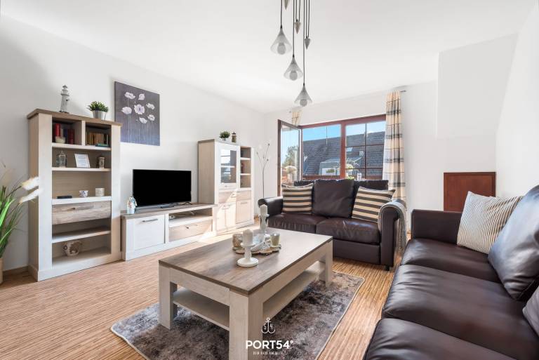 Familienfreundliche  Ferienwohnung für 5 Personen an der Nordsee mit Indoor-Schwimmbad und Balkon in Büsum