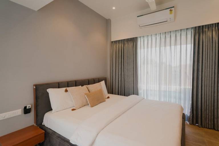 Aaramghar Stays - 5BR W/ Heated Pool+Jacuzzi+Steam — photo 2