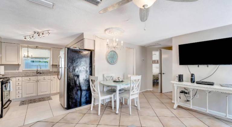 Apartment with 2 rooms for 6 persons — photo 3