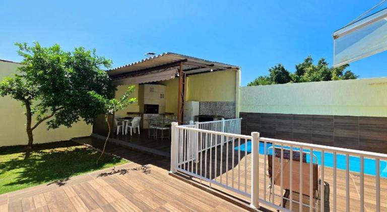 House with pool in Sao Roque