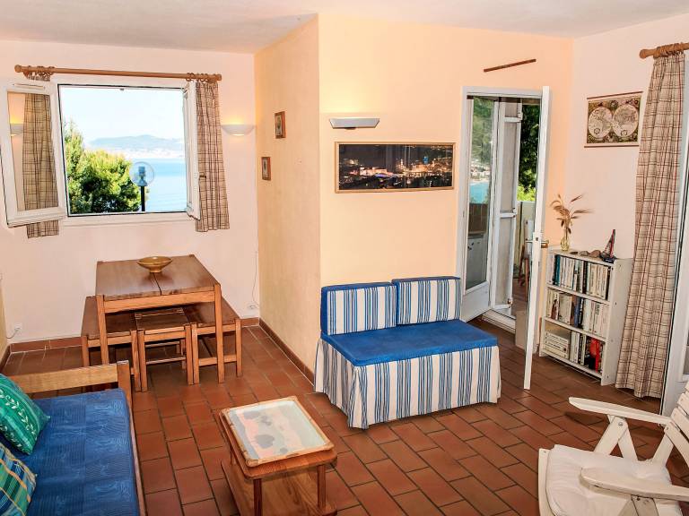 Holiday apartment with terrace | Sea view — photo 3