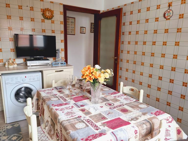 Holiday apartment with 2 rooms for 5 persons — photo 2
