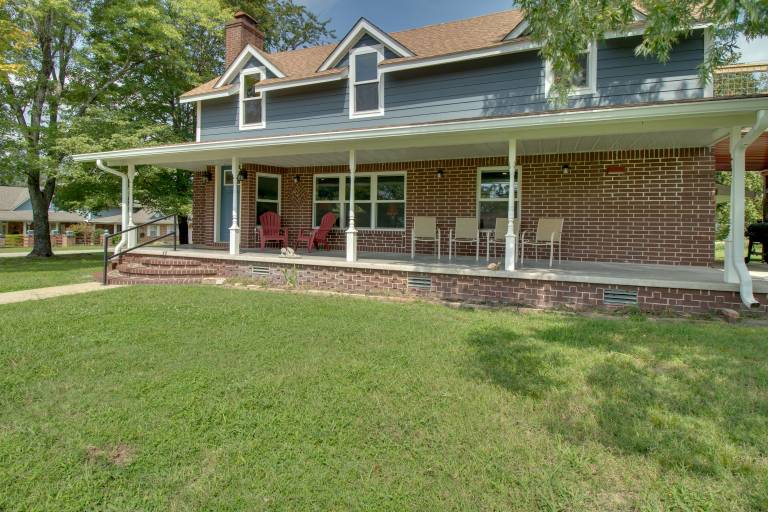 Unique Cotter Getaway w Deck & Outdoor Dining