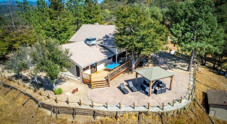 Vacation home with pool & hot tub — photo 5