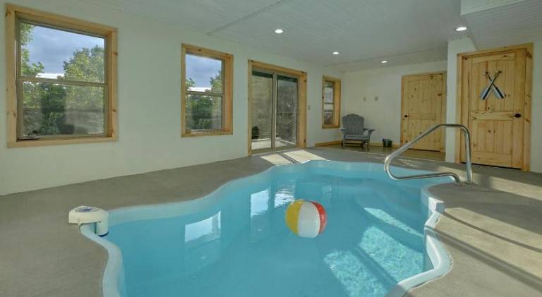 Ample vacation home with hot tub & pool | Dogs allowed — photo 4
