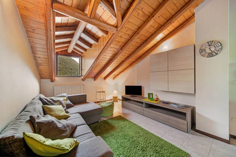 Apartment 'Mansarda Fra Monte E Lago' with Mountain View, Shared Terrace and Wi-Fi — photo 2