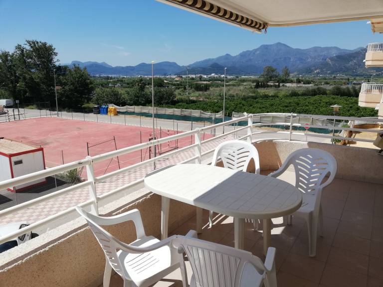 Family-friendly rental apartment with patio, pool & garden | Close to the beach | Pets allowed — photo 4