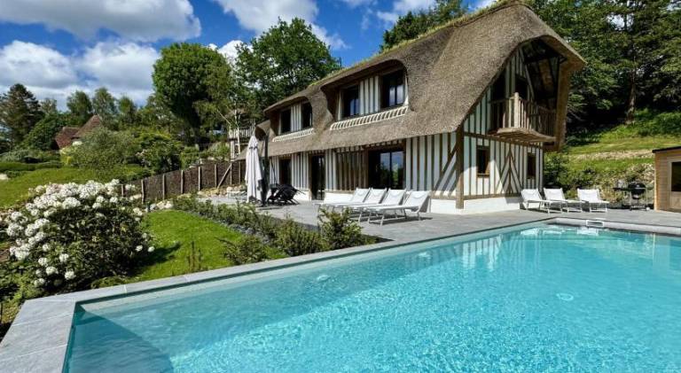 Villa with pool & jacuzzi in Touques