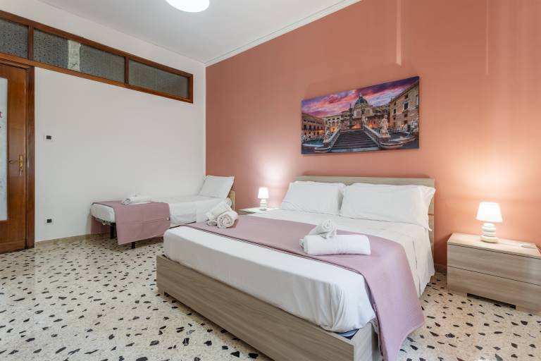 Rental apartment with fast internet & terrace | Close to Piazza Pretoria | City view | Pets are welcome — photo 5
