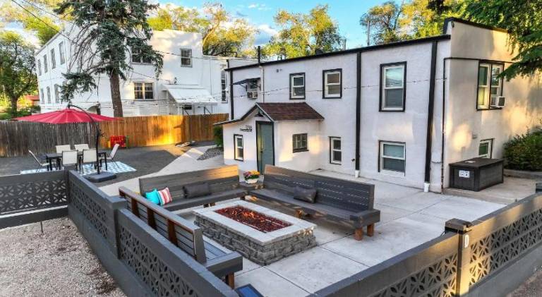 Vacation home | Suitable for remote work | Pets are welcome in Colorado Springs, CO