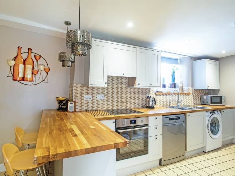 Cottage with 2 rooms for 4 persons — photo 4