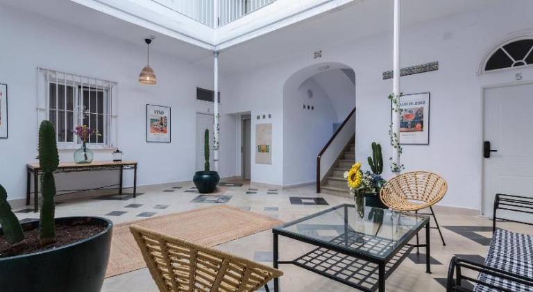 Wonderful rental apartment with patio & yard | Next to Alcázar of Jerez de la Frontera | Pet-friendly — photo 3
