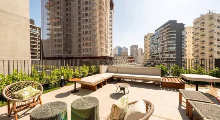 Apartment with pool — photo 4