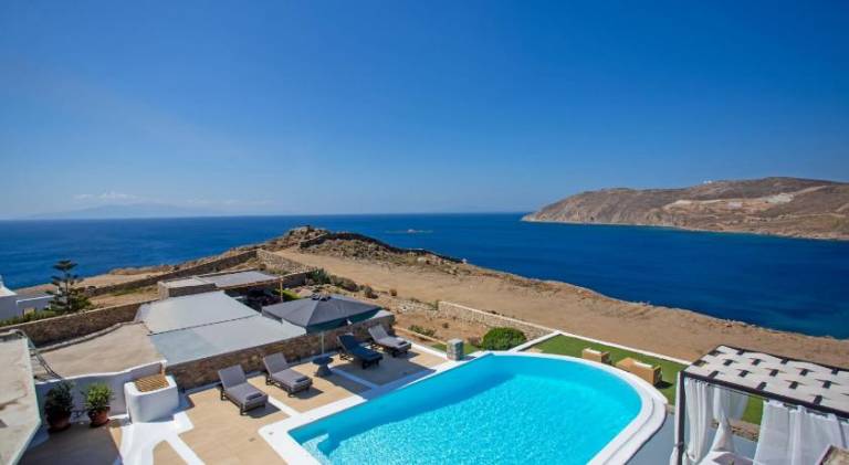 Villa with private pool, terrace & grill | Beach nearby | Pet-friendly — photo 4