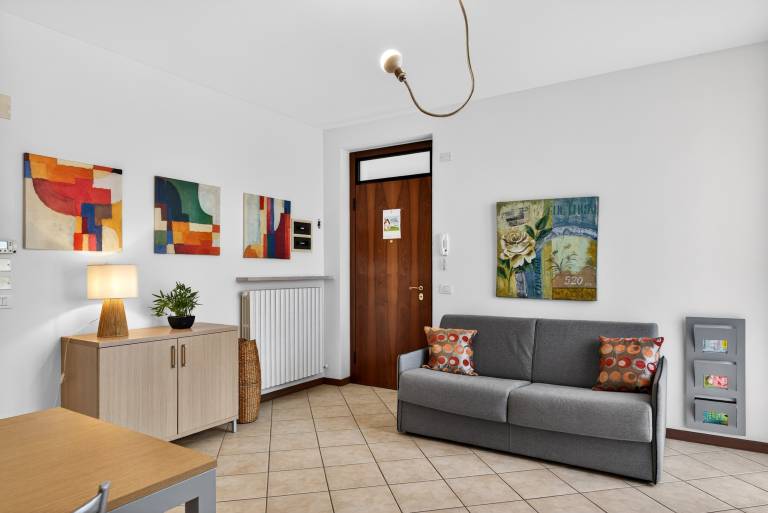 Rental apartment with pool, yard & terrace — photo 3