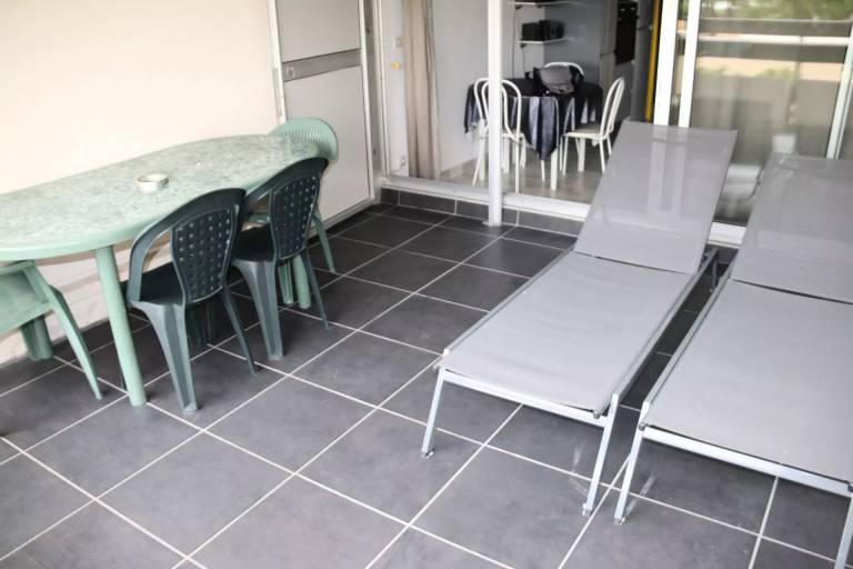 Apartment with patio in Agde
