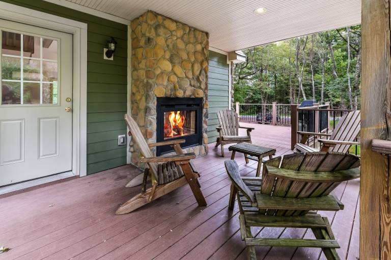 Cascade by PMR, 6BR/4BA Lodge, Sleeps 21, EV Charger, Lake Access, Hot Tub — photo 2