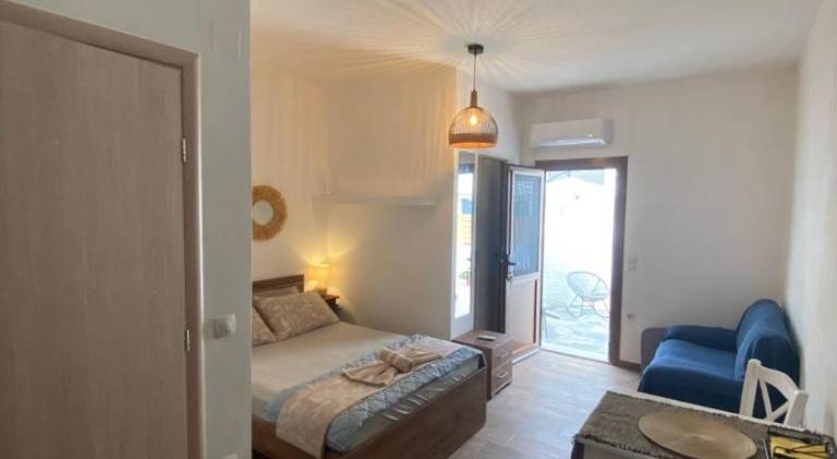 Giorgio studios in Samos