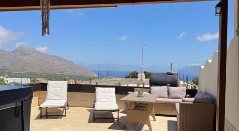 Villa with garden, terrace & jacuzzi — photo 4