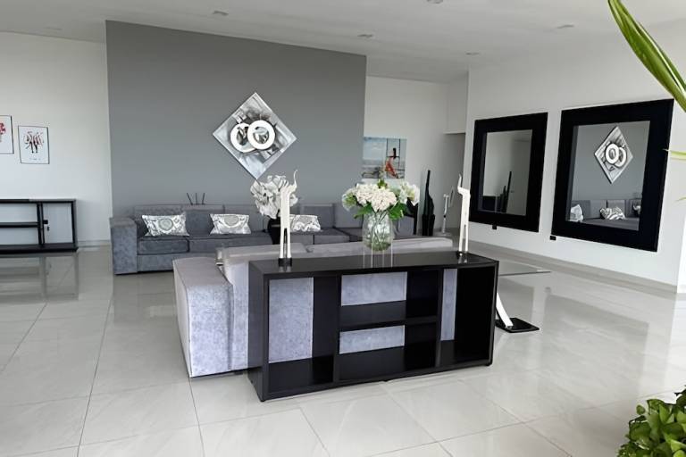 Aparthotel Leticia