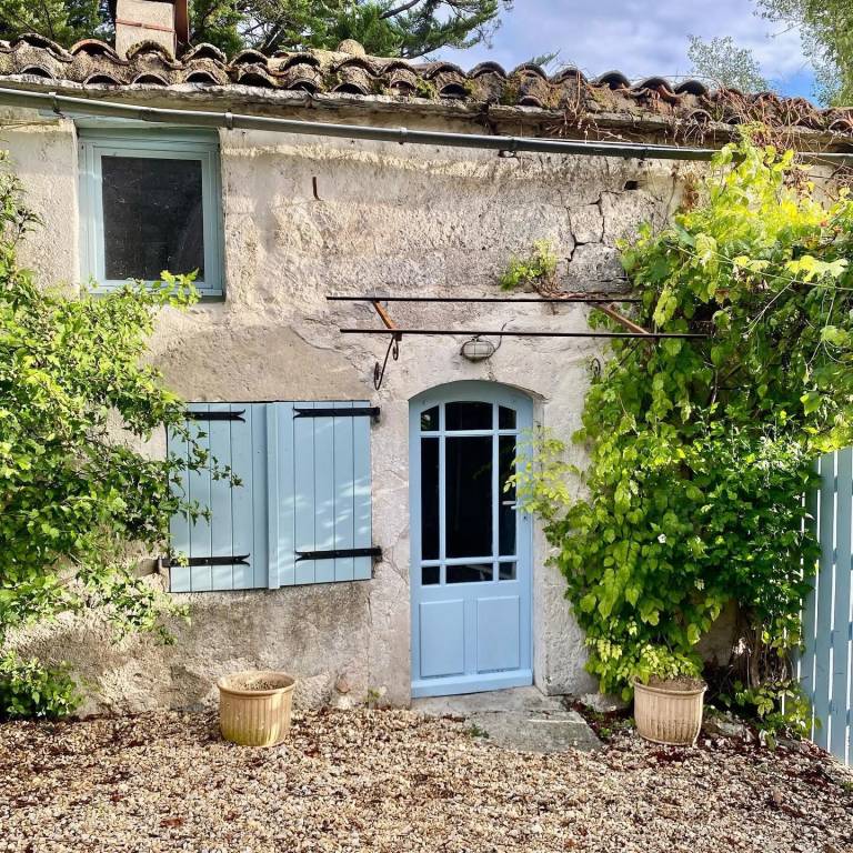 Cottage with garden, pool & barbeque — photo 2
