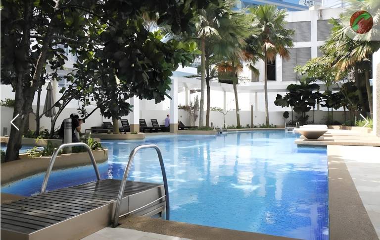 Child-friendly apartment with pool, garden & hot tub | Close to Petronas Towers | Water view | Suitable for remote work | Pet-friendly — photo 3